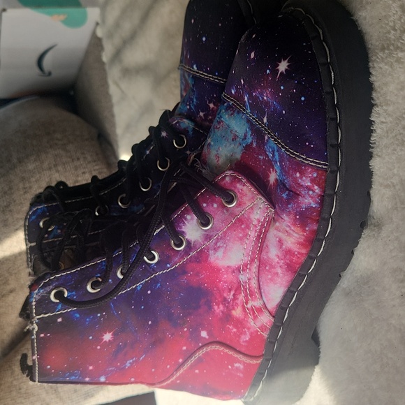 TUK Anarchic Galaxy boots - Picture 2 of 3